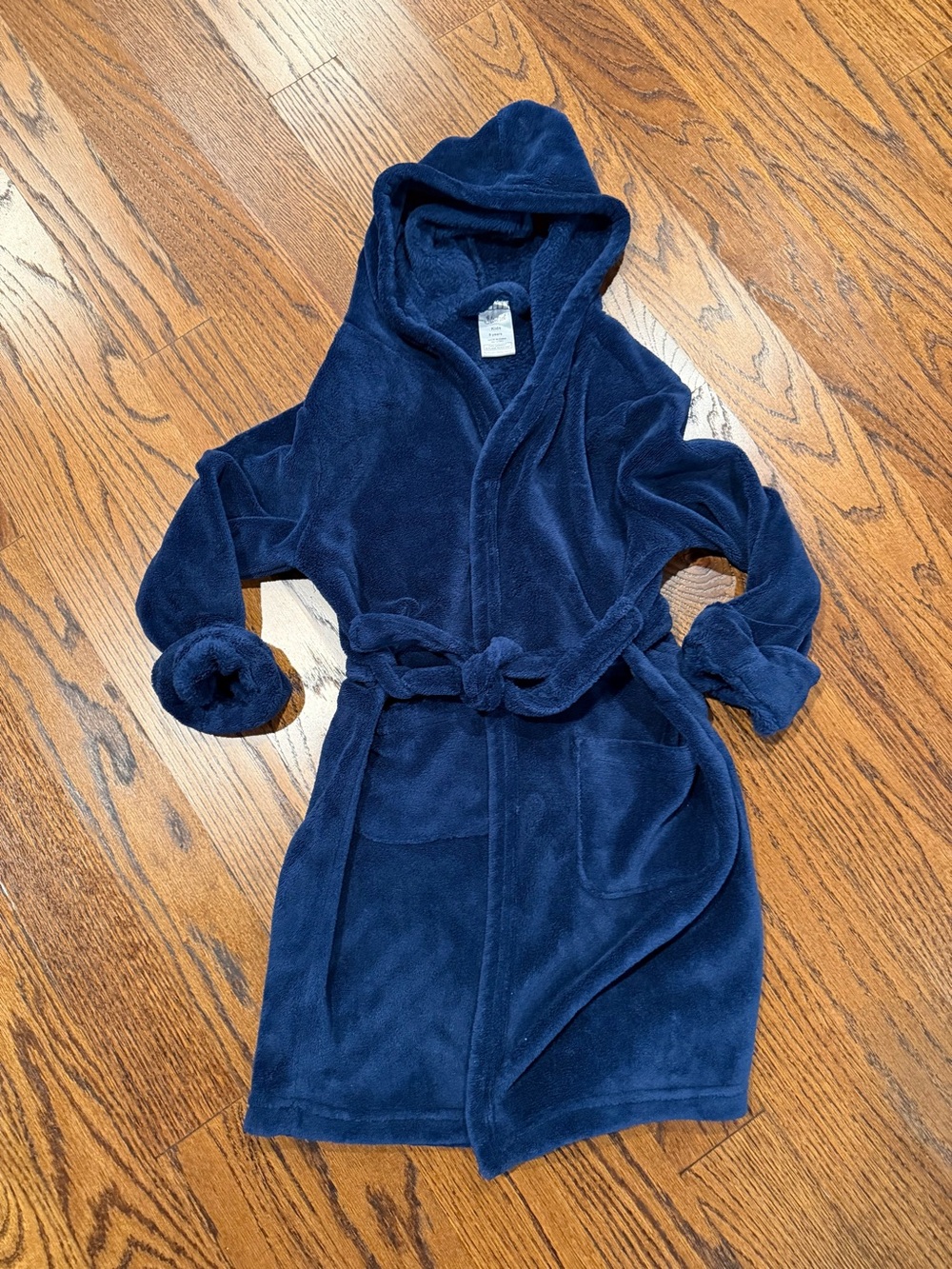 Tis the Season to be cozy- boys sz8 fleece hooded robe by Leveret!